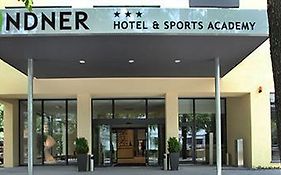 Lindner Hotel Frankfurt Sportpark, Part Of Jdv By Hyatt Frankfurt pe Main Exterior photo